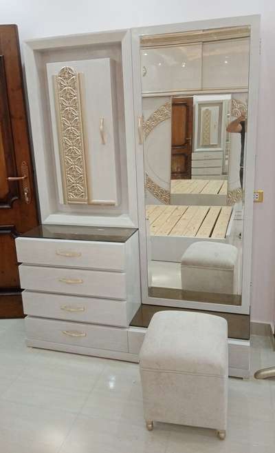 Contractor furniture 
 Dressing table  furniture work 
  #furnitures  #WoodenWindows  #WoodenFlooring  #WoodenBeds  #TeakWoodDoors  #viniyar  #plywoodinterior  #KitchenIdeas  #KitchenCabinet  #hotelinterior  #HouseDesigns  #Woodendoor furniture all work  #DressingTable  #l-dressingarea  #dressingroomdesign  #dressingstyle