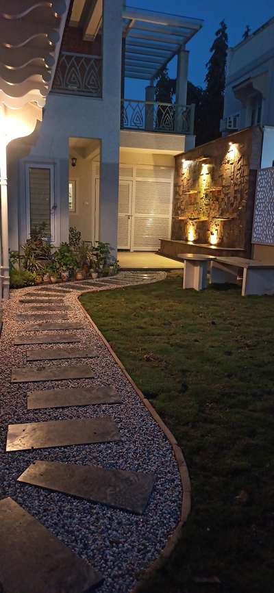 Landscaping done at Golden City Bhopal.
Working Includes-Stone wall, Stone/Pebbles Pathway, Stone Bench  and Garden Development.#waterfountain #bhopal #creativegardens #creativity #gardens #plannters #naturalgardens #nature #bestgardens #fountains #nozzle #nozzlefountain #annudaycreativegardening #artificialgrass #artificialgrassexperts #bamboowork #foutaindesign