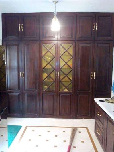 wooden almirah banvane ke liye sampark Karen
9891441146