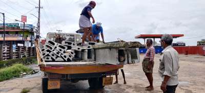 Precast construction building wall elements unloading at KSRTC Bus stand, Kottayam #fast construction in 45 days