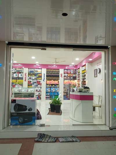 Shop Fronts
frameless Glass