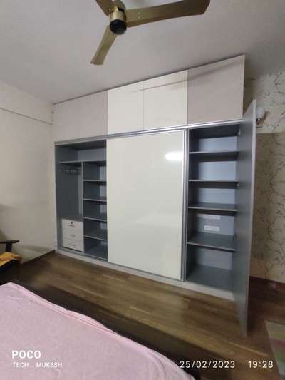 sliding Wardrobe  #WardrobeDesigns  #SlidingDoorWardrobe  #CustomizedWardrobe