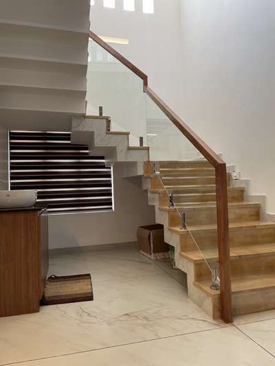 #KeralaStyleHouse  #homeinterior  #GlassHandRailStaircase  #GlassStaircase  #SteelStaircase  #HouseDesigns  #HouseConstruction  #keralahomeplans  #keralahomedesignz  #kerala_architecture