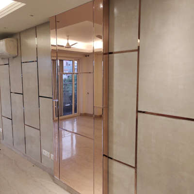 wall tiles and mirror pannelling