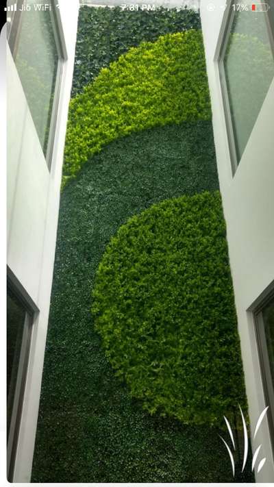 Artificial green wall