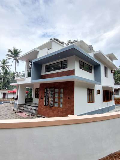 Completed Residence @ kanhilery. 
Owner: Sishang Lal & Reshmi #exteriordesigns  #mattannur #Kannur