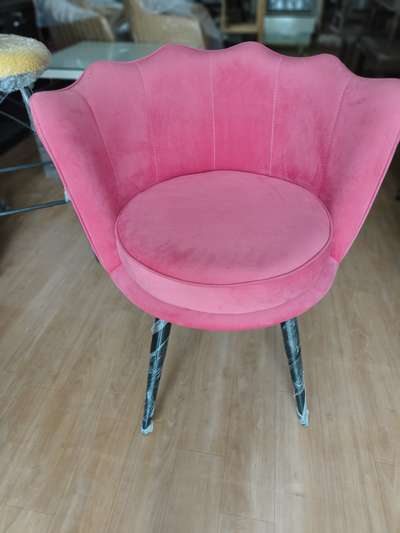 #chair #furnitures #sofachair #upholstryfabric #metal #InteriorDesigner #finedesigns