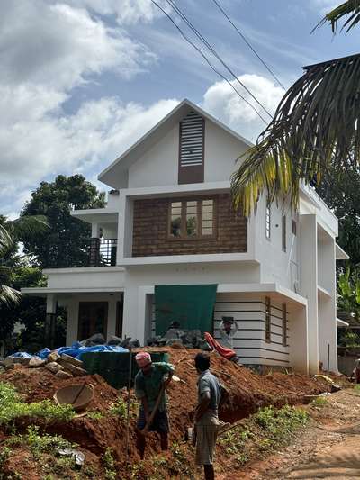 Nearing completion 💕
.
.
.
. #KeralaStyleHouse #keralastyle #ElevationHome  #ElevationDesign  #HouseDesigns  #homedesigne  #budjecthomes  #budjetfriendly  #beautifulhouse  #wanderlust  #BathroomDesigns  #LivingroomDesigns  #BathroomDesigns  #completed_house_construction 40 #veed  #BuildingSupplies   #compoundwall  #brick