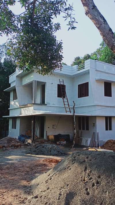 മുളന്ത്തുരുത്തി പള്ളിത്താഴത്  construction നടന്നുകൊണ്ടിരിക്കുന്ന വീടും 3.3 സെന്റ് സ്ഥലവും. എല്ലാ പണികളും തീർത്ത വിൽക്കുന്നതാണ്.1650 sqft ഉണ്ട്.4 ബെഡ്‌റൂം. ഒന്ന് അറ്റാച്ഡ്. നല്ല വെള്ള സൗകര്യം. കിണർ ഉണ്ട്‌. #ഉദ്ദേശിക്കുന്നത്  52 ലക്ഷം. ചെറിയ കുറവ് ചെയ്യും