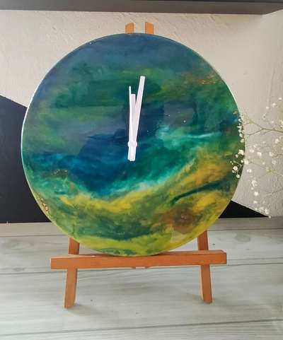 resin wall clock
sold out