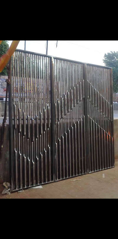 iron Main gate design ⭐⭐⭐⭐⭐ safety entrance door 🚪😍 modern design welding ke kaam ke liye sampark kare 🤝
 Bismillahfabrication welding work 🙏
. 
.
.
.
.
.
.
#kolohindi  #kolodelhi  #kolonoida  #noidainterior  #noidarealty  #BalconyGarden  #steelrailing  #railingminimalis  #GlassBalconyRailing  #railingdesign  #StainlessSteelBalconyRailing  #railing  #railingstainlessteel  #steelwork  #steelworks  #gateDesign  #InteriorDesigner  #intriordesign  #intriorstyling  #welder_house  #weldinglife  #DoubleDoor  #bismillahsteelfabricationweldingwork  #exploremore  #virelvideo  #virelreels  #kolotrendingvideo  #kolotrendingpost  #kolotrendreels  #kolotrends  #kolotrending  #kolotrend  #koloviral