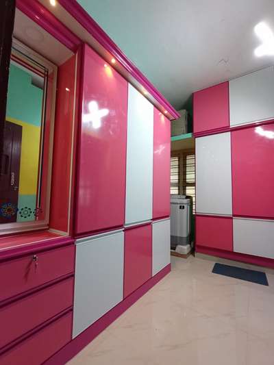 Aluminium Wardrobe