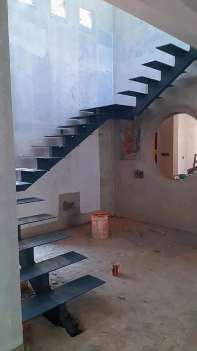 #metalstaircase
#readymadestaircases
#6*3*4mm
#10mm hrplate
@angamali
#teamdubaitech
#www.dubaitechsteels.com