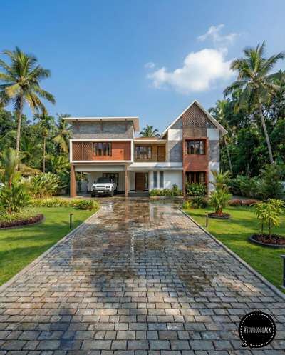 " 4 bhk 3300 sq ft residence @ Thodupuzha by team Studio Black.. "  #architecturedesigns #4BHKHouse #Residencedesign #keralahomedesignz #Architectural&lnterior