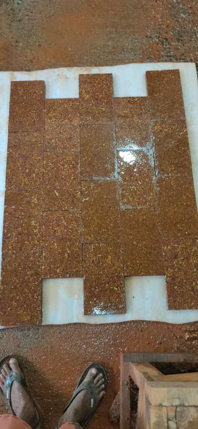 Laterite cladding tile