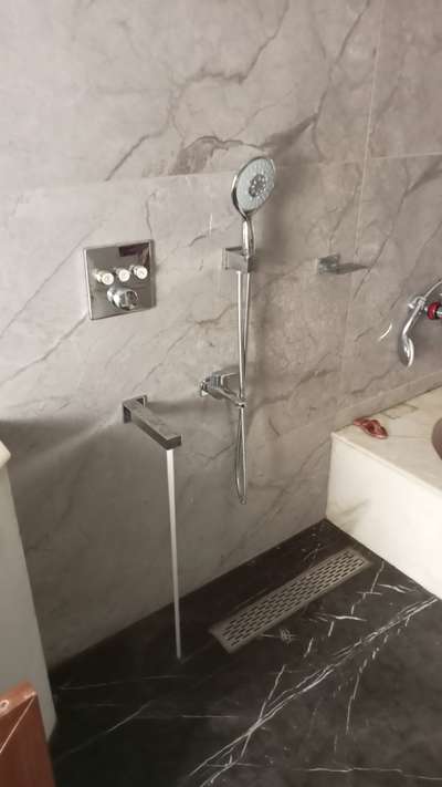 Wall mounting WC and divider fitting ret 15000