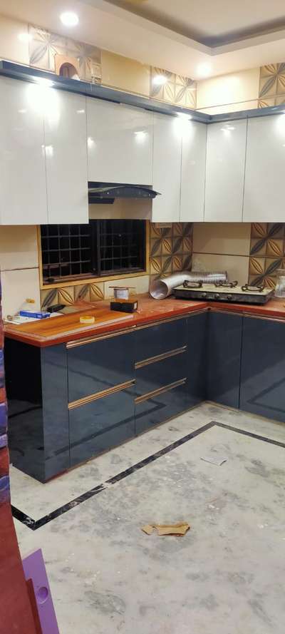 modular kitchen

con. no. 9911808335 

 #KitchenCabinet  #WoodenKitchen  #ModularKitchen  #KitchenInterior