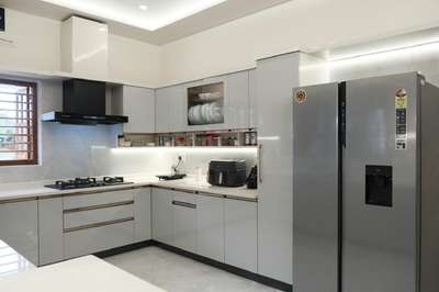 #KitchenIdeas  #KitchenCabinet  #KitchenInterior  #ClosedKitchen  #LargeKitchen  #UShapeKitchen