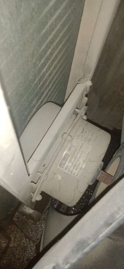 Dakkin Cassette unit 2 ton outdoor fan motor damage
