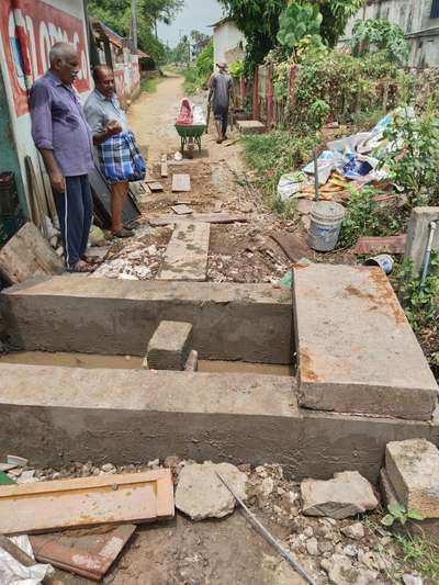 Drainage  construction work ar Aluva. Eranakulam