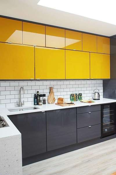 #ClosedKitchen  #yellow #ModularKitchen  #Delhihome #carpainter  #DLF  #CAPITALLIGHTS