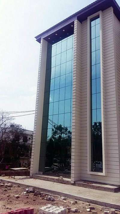 GLASS STRUCTURE front elevation #glasscladding #glasscabin #glassworks #tafan