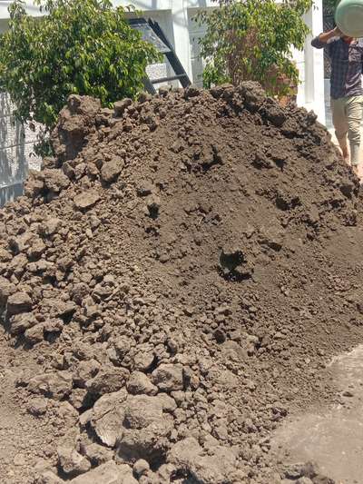 garden use lal mitti chahiye 1 tracktor troolly contact no 9165239195