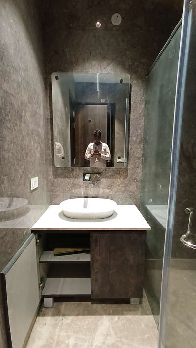 #BathroomDesigns  #BathroomTIles  #BathroomIdeas  #modernbathroom  #modernbath