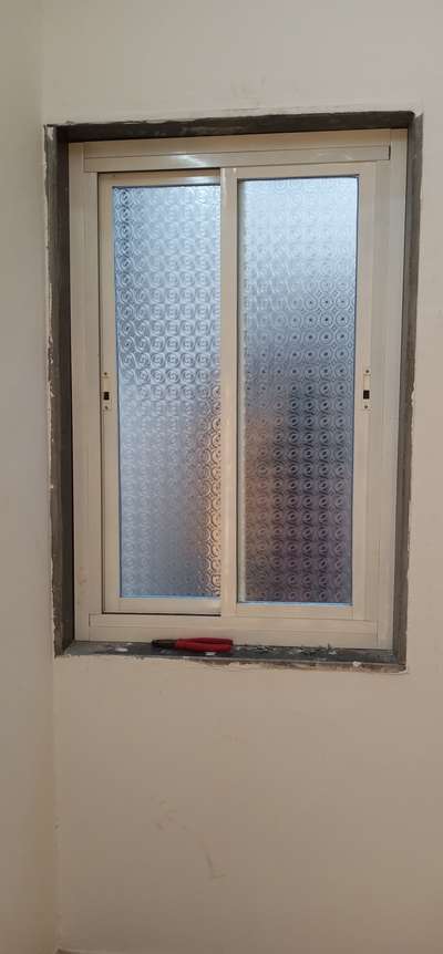 aluminum silaiding window