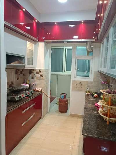 modular  kitchen  Installed  in  Gaur City  greater  Noida 
#ModularKitchen 
#InteriorDesigner 
#Architectural&Interior 
#WoodenKitchen
1150 per sqft