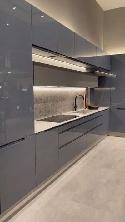 modular kitchen with premium quality fitting, best material and with gurantee