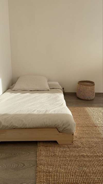 simple bedroom
.
.
.
.
.
.
#BedroomDecor #MasterBedroom #KingsizeBedroom #BedroomDesigns #BedroomIdeas #WoodenBeds #ModernBedMaking #smallbedroom #smallbed #bedDesign