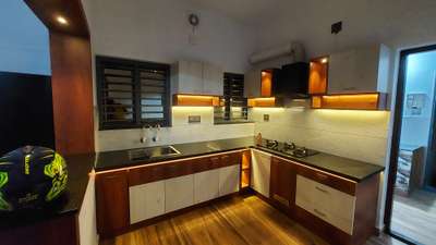 ഒരു ചെറിയ kitchen @ ottppalam 

#KitchenIdeas  #SmallKitchen  #profilelights  #multywood