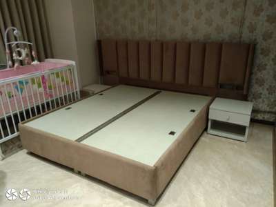 *bed*
mettress size 70"*75"