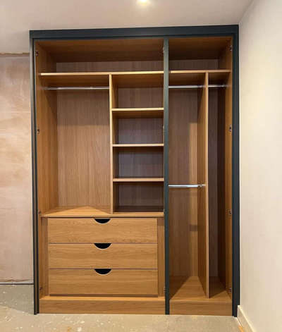 Natural Finish Modular Wardrobes.
#interiordesigner  #besthomecontractors  #cupboards  #modularkitchen