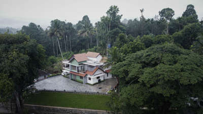 Residence for Anil & Neethu, designed & executed at Karani, Wayanad by Mithi Architects.

 #tropicalhouse  #Wayanad #keralahomedesigns