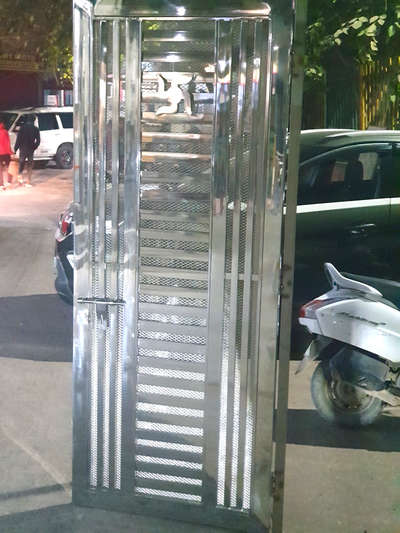 #ssgate #stainlesssteel #stainlesssteeldoor #stainlesssteelgate #grade304 #moderngate #moderngatedesign