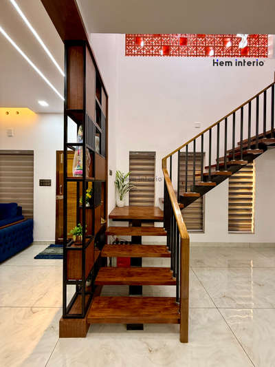 #heminterio  #StaircaseDecors  #StaircaseDesigns  #partitiondesign  #partitionwall  #InteriorDesigner  #interiordesign   #interiorcontractor  #Architectural&Interior  #ContemporaryHouse  #ContemporaryDesigns