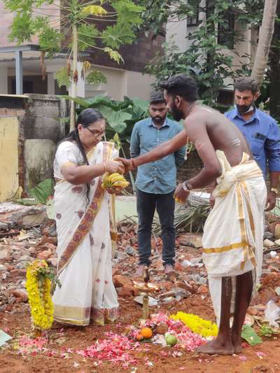 തിരുവനന്തപുരത്തെ ഞങ്ങളുടെ ഒരു പുതിയ പ്രോജക്ടിന്റെ കല്ലിടൽ ചടങ്ങ്..
 Hope your support and prayers...
+919074477956
+918893111861

#parnahomes  #newhome  #thiruvanathapuram #trivandrum #alleppey #alappuzha #kottayam #keralahomesdesign #newhome #വീട് #newstyle #interior