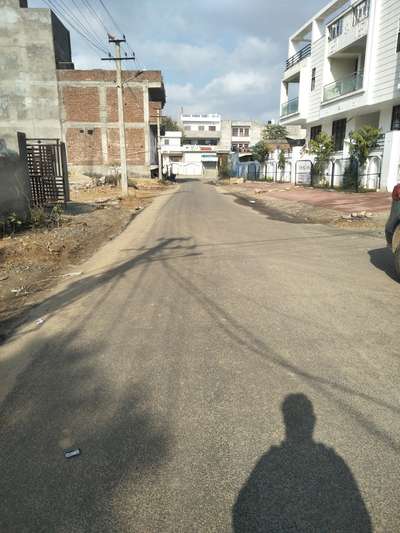 plot available for sale at prime location of jagatpura
Near SKIT college 
Direct entry from 80ft Road 
193 sq yard 
29X60
East facing,  40ft Road 
Only@72Lac
for more details : 9828880715