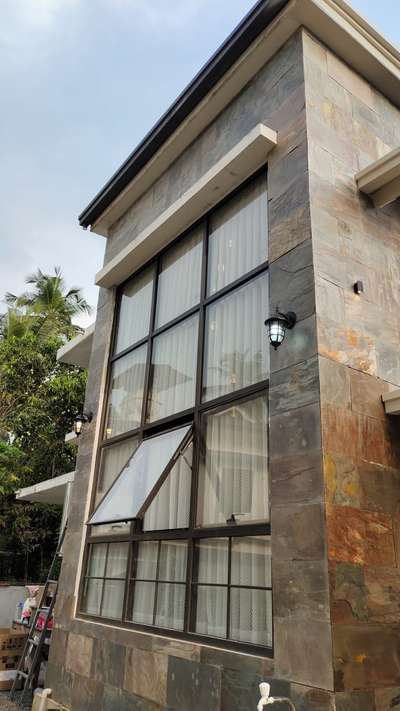 Hosten Aluminum System
#Architect #architecturedesigns #Malappuram #nilambur #photography #Architectural&Interior #KeralaStyleHouse #AluminiumWindows #SlidingWindows #SlidingDoors