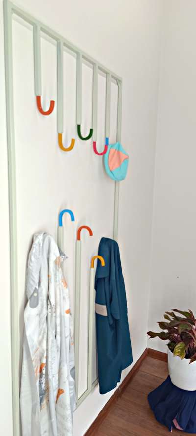 metal wall hangers 
#wallhangers , #WallDecors #HomeDecor #hangerstand