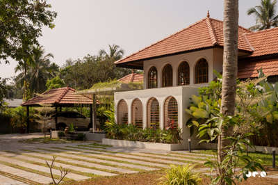 Arcade – Where arches, light, and landscape converse, and tradition finds a quiet 
contemporary soul.
Clients : @aarcha_vinod @ramvinodk 
Area: 4488 Sq.ft
Location: Bharanikavu, Kollam, Kerala.
Principal Architect/Designers: @ar.jun_v_a @_ar_anoop @ananthansurendran 
Interior Styling: Adheena Baburaj @dhii_design_studio 
Photography: @iksha.in