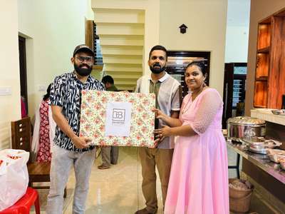 ഗ്രഹപ്രവേശന ചടങ്ങ്, 𝗛𝗼𝘂𝘀𝗲 𝘄𝗮𝗿𝗺𝗶𝗻𝗴 𝗱𝗮𝘆🏡❤️  ആർത്തലച്ച്  പെഴ്തിരുന്ന മഴ അരങ്ങൊഴിഞ്ഞു നിൽക്കുന്ന വേളയിൽ,സൂര്യ കിരണങ്ങൾ മണ്ണിൽ പതിഞ്ഞ ഈ ഇടവേളയിൽ ഇന്ന്  സന്തോഷിക്കുന്നവരുടെ കൂട്ടത്തിൽ ഇതാ, 𝗠𝗿. 𝗦𝘂𝗷𝗶𝘁𝗵 𝗞𝘂𝗺𝗮𝗿 സാറും കുടുംബവും കൂടി ഉണ്ടാകുമെന്ന കാര്യത്തിൽ സംശയമില്ല!!കാരണം ഇന്നീ സുദിനത്തിന് വേണ്ടി അവർ പ്രതീക്ഷിച്ചിരിക്കാം, ആഗ്രഹിച്ചിരിക്കാം,സ്വപ്നം കണ്ടിരിക്കാം. നന്ദി നിങ്ങൾ കണ്ട സ്വപ്നത്തെ യാതാർഥ്യമാക്കുവാൻ  𝗗𝗿𝗲𝗮𝗺𝘀𝘁𝗼𝗻𝗲 𝗕𝘂𝗶𝗹𝗱𝗲𝗿𝘀 നെ കൂടെ കൂട്ടിയതിന് 🙏🌹❤️🏡.   ഞങ്ങളുടെ സ്നേഹത്തിൽ പൊതിഞ്ഞ ചെറിയ ഒരു സമ്മാനം നൽകി കൊണ്ട്, 𝗠𝗿. 𝗦𝘂𝗷𝗶𝘁𝗵 𝗞𝘂𝗺𝗮𝗿 സാറിനും കുടുംബത്തിനും എല്ലാ  വിധ ആശംസകളും നേരുന്നു. ഈ വീടിന്റെ വിശേഷങ്ങൾ പുതുമയോടെ നിങ്ങളിലേക്ക് വൈകാതെ എത്തിക്കാം എന്ന പ്രതീക്ഷയോടെ ഞങ്ങൾ നിർത്തട്ടെ.
 #completed_house_construction #completed_house_project #compltedproject #housewarmingday