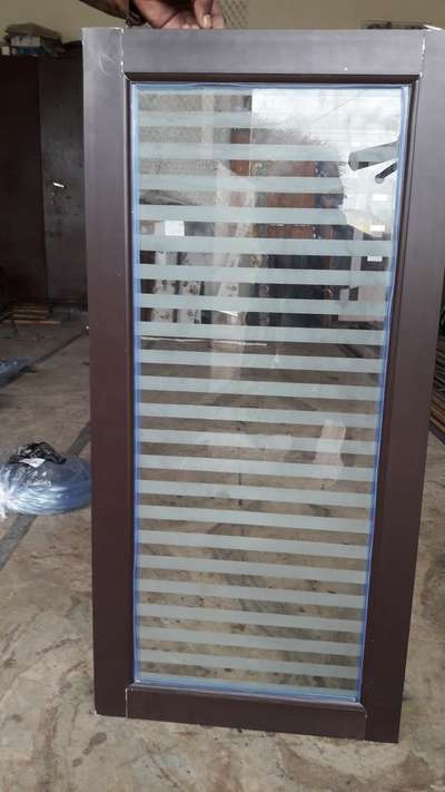 itching glass with aluminium frem