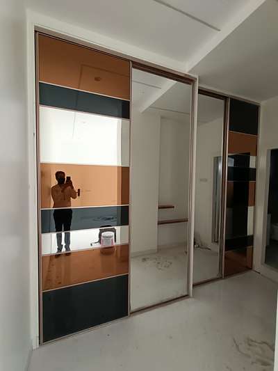 Saint Gobain modular wardrobeshutters
#modularwardrobe #ModularKitchen #furnitures #GlassDoors #glasspaneling