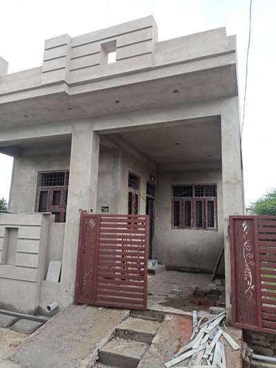 Ajmer main consultation kay liye contact kare.

labour + material  #ajmer 
#ajmerconstruction
#HouseConstruction