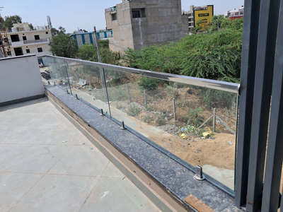 Steel & Glass Railing For balcony 

Elevation Design 

Deep Interiors 

 #StainlessSteelBalconyRailing  #GlassBalconyRailing  #railling  #iterior  #exterior_Work  #elivation