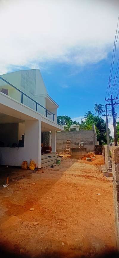 ട്രിവാൻഡ്രം, മുരിക്കിൻപുഴ ഭാകത്ത് ഞങ്ങൾക്ക് കിട്ടിയ ഗാർഡനും,ഇൻ്റർലോക്ക് വർക്കുകൾക്ക് മുമ്പുള്ള തറ ലെവലിൻ്റെ ജോലി പുരോഗമിക്കുന്നു #keralaflooring #keralahomestyle #keralagarden #interlockingpavers #naturalstonepavers