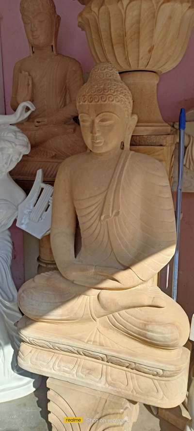 #Buddha
#stonemarble
it's 4feet height